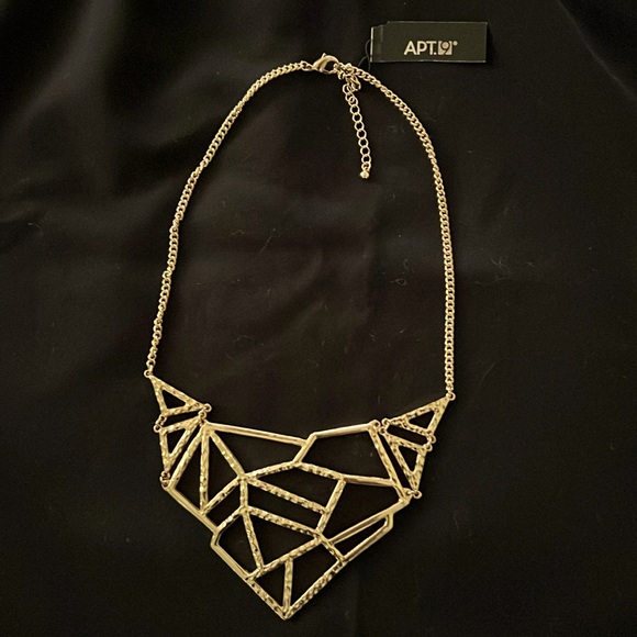 NWT Goldtone Statement Necklace - Picture 2 of 4